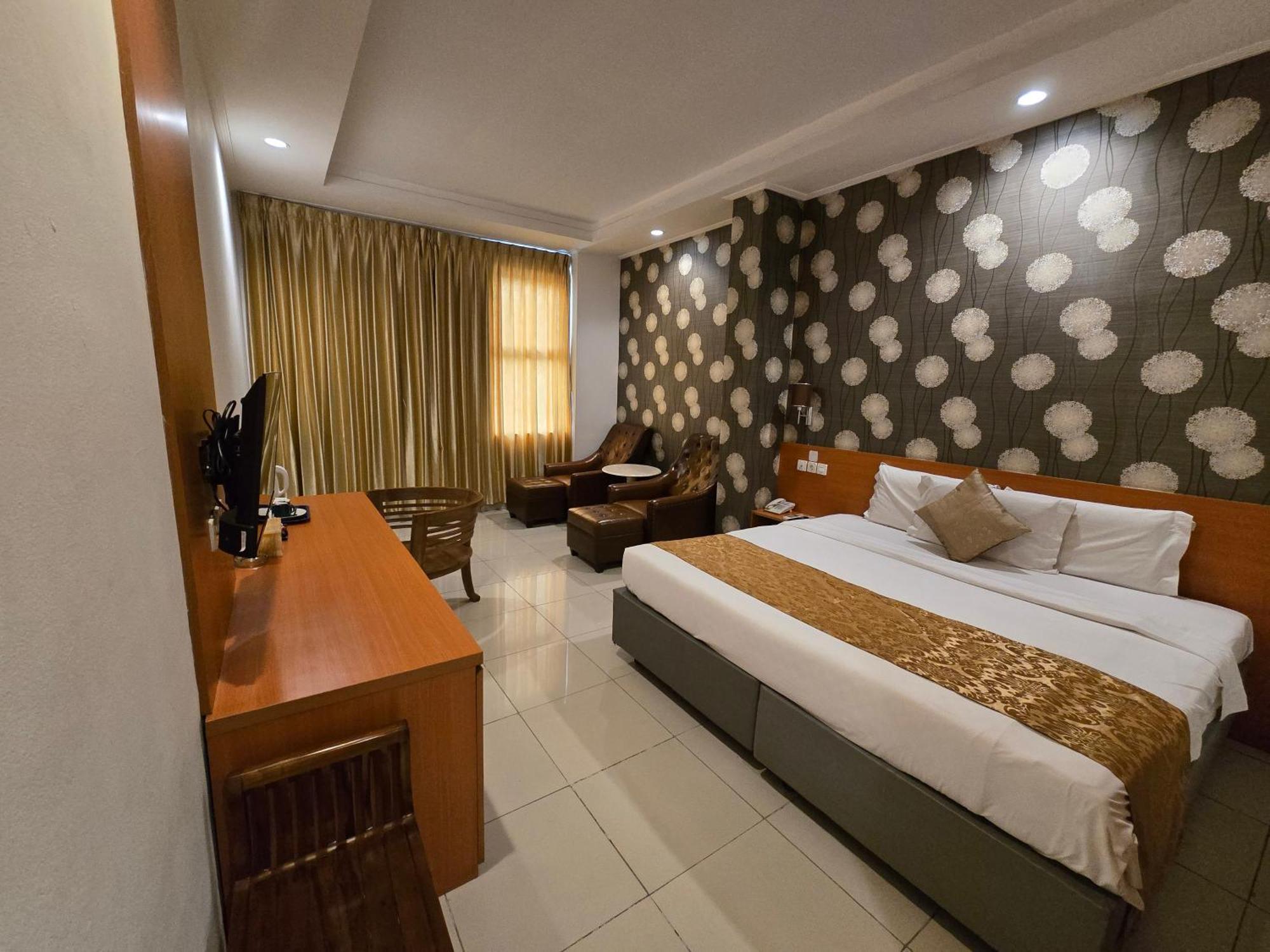 Marilyn Hotel Serpong Exteriér fotografie